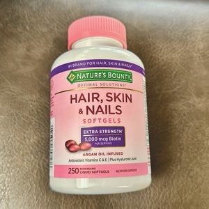 NWT Hair Skin & Nails 250 ct. Nature’s Bounty